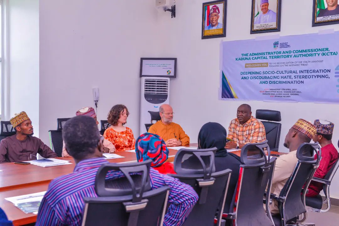 KCTA_KD's tweet photo. In our quest towards a more inclusive society, the Administrator facilitated the second edition of an empowering youth dialogue, delving into the vital theme of fostering socio-cultural integration while combatting hate, stereotyping, and discrimination. ##ItsYourCity #KCTA https://t.co/2A62SUiwgx