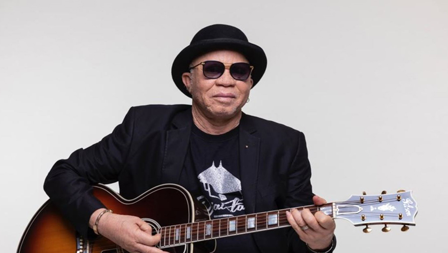 #People #Musique
Le passage de #Salif_Keita a marqué la 13e édition du «Kriol Jazz Festival» de Praia (Cap-Vert) les 4, 5 et 6 avril 2024, d’une empreinte indélébile. Il a été considéré par la presse locale comme «le moment fort et le plus attendu de la soirée»...