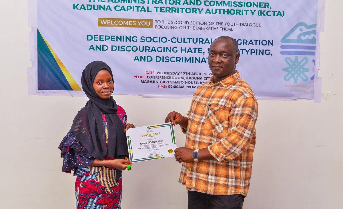 KCTA_KD's tweet photo. As always, they left with copies of βAgainst All Odds" by Prof. Adamu Baiki each for their personal readings.
Join us in building a future where everyone belongs!
#KCTA #ItsYourCity #YouthDialogue #InclusionMatters πβ¨ https://t.co/5S3u8sfX7b