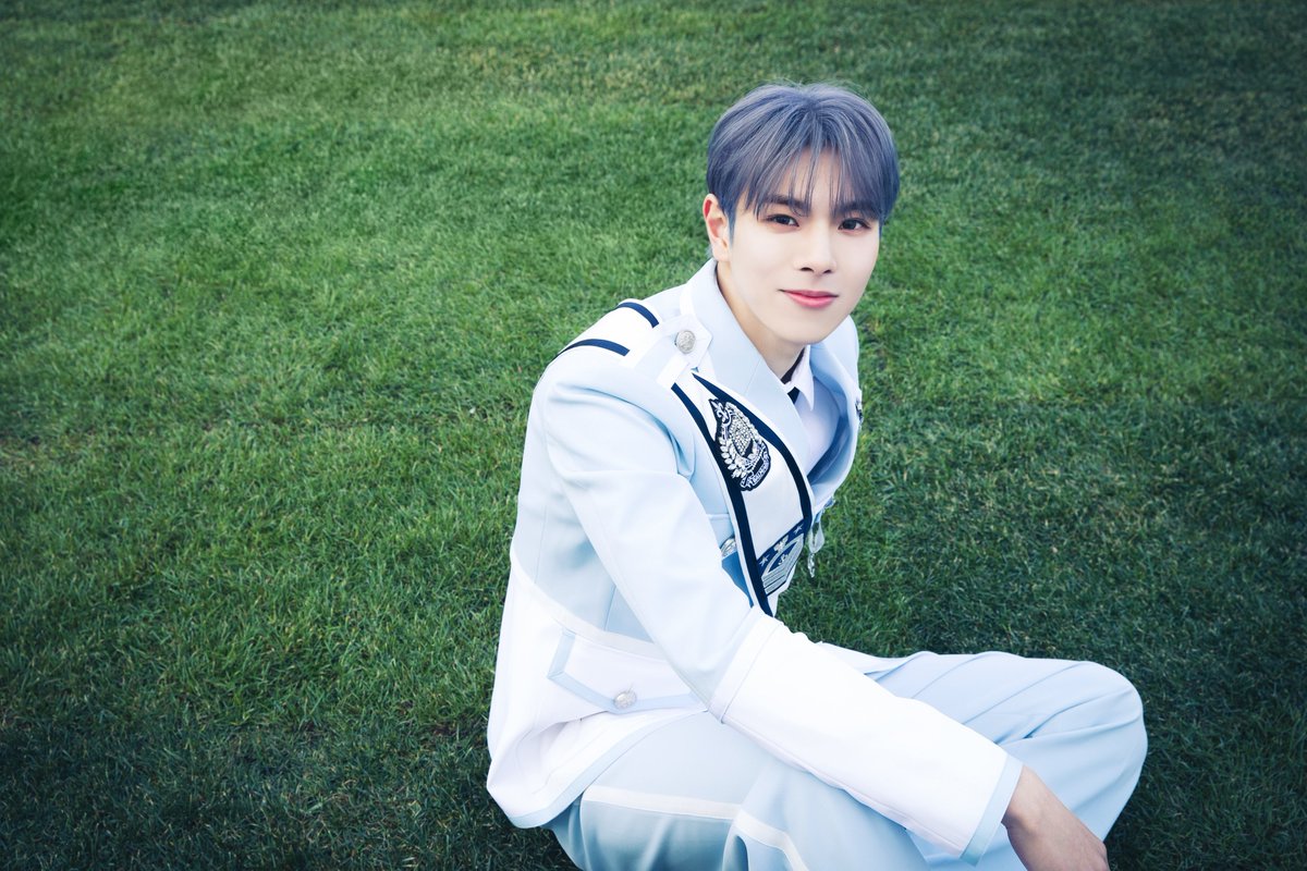 ?????? ??? ????? < ????? > ⠀ CONCEPT PHOTO - A 