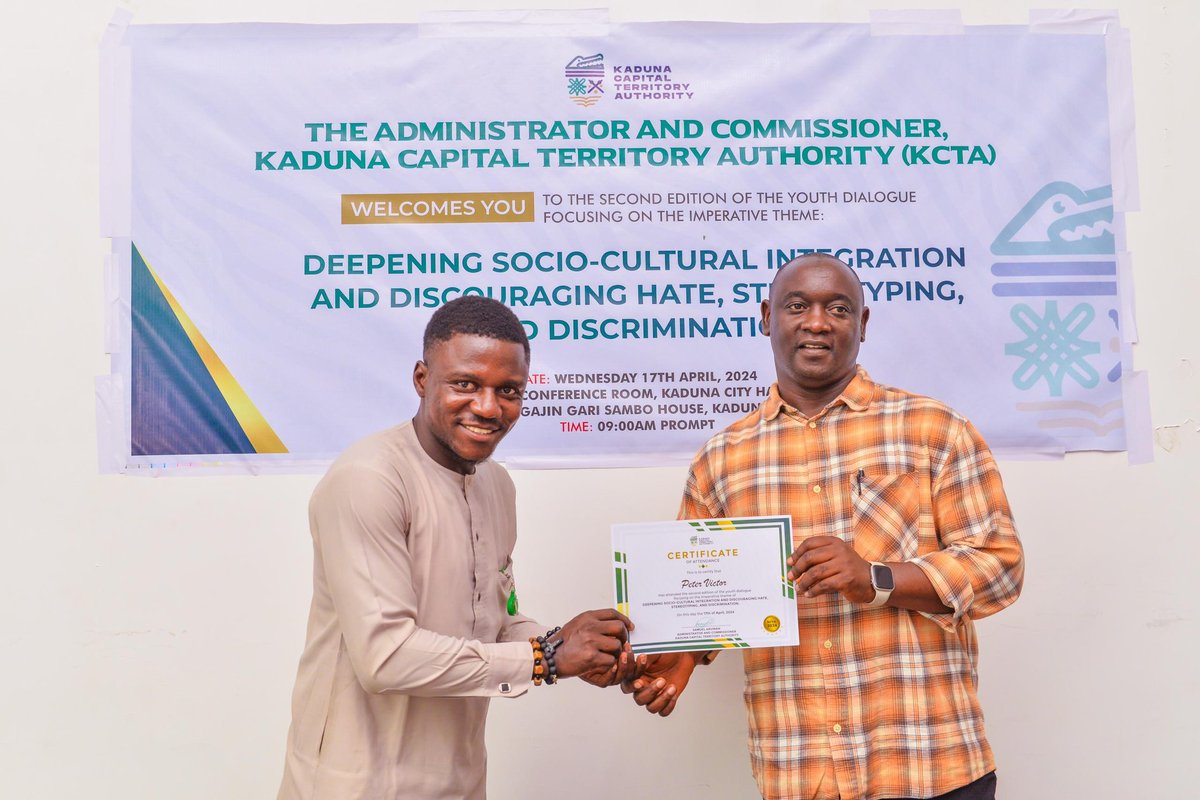 KCTA_KD's tweet photo. As always, they left with copies of βAgainst All Odds" by Prof. Adamu Baiki each for their personal readings.
Join us in building a future where everyone belongs!
#KCTA #ItsYourCity #YouthDialogue #InclusionMatters πβ¨ https://t.co/5S3u8sfX7b