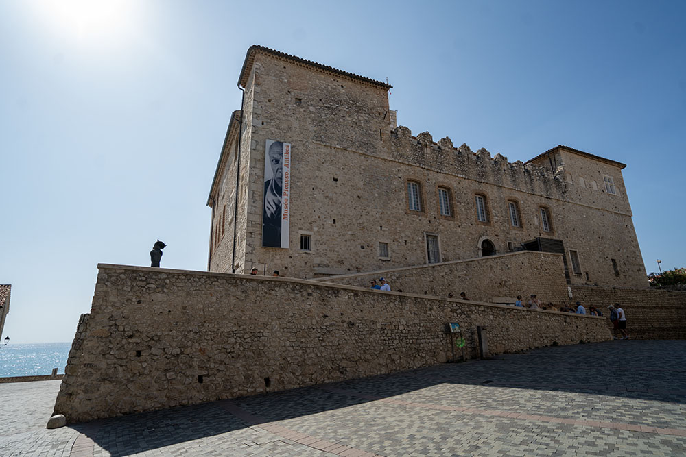 Les Musées d'#antibes vous proposent de nombreux ateliers pour petits et grands durant les vacances de printemps. 👉Des ateliers et des visites ouverts à tous et accessibles à partir de 2 ans et 1/2 pour découvrir les musées ou le Fort Carré, et leurs expositions. 👉 Pour…