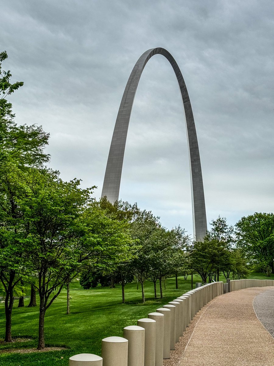 I always love the view of the Arch at the @GatewayArchNPS. However, this view will look different as storms move into the area later today. Tune into @weatherchannel for the latest forecasts. #arch #saintlouis #MOwx