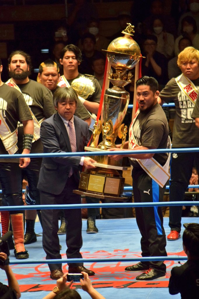 2024.04.18(木) 後楽園ホール 芦野ｻﾝ去年は担ぎ上げてたからね、トロフィー🏆 2連覇に期待してます🫶 #ajpw #芦野祥太郎 選手 #私の推しです