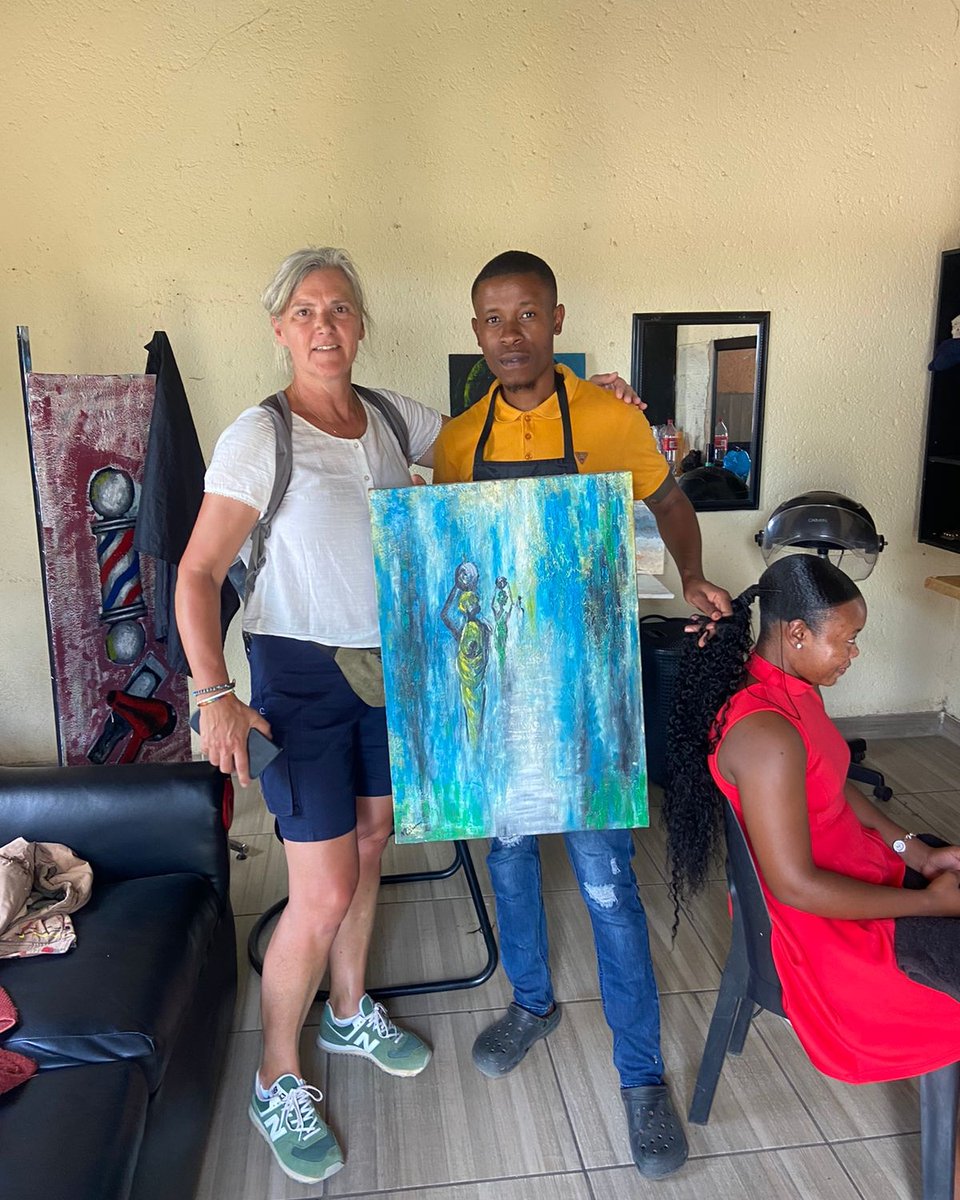 Nothing brings greater joy than us taking our guests to small youth owned businesses and seeing them happily support. This is the South Africa we are working together to build!

Visit Shabalala...
+27 72 439 9117
info@inkosidmc.co.za

#visithazyview #vakashazyview