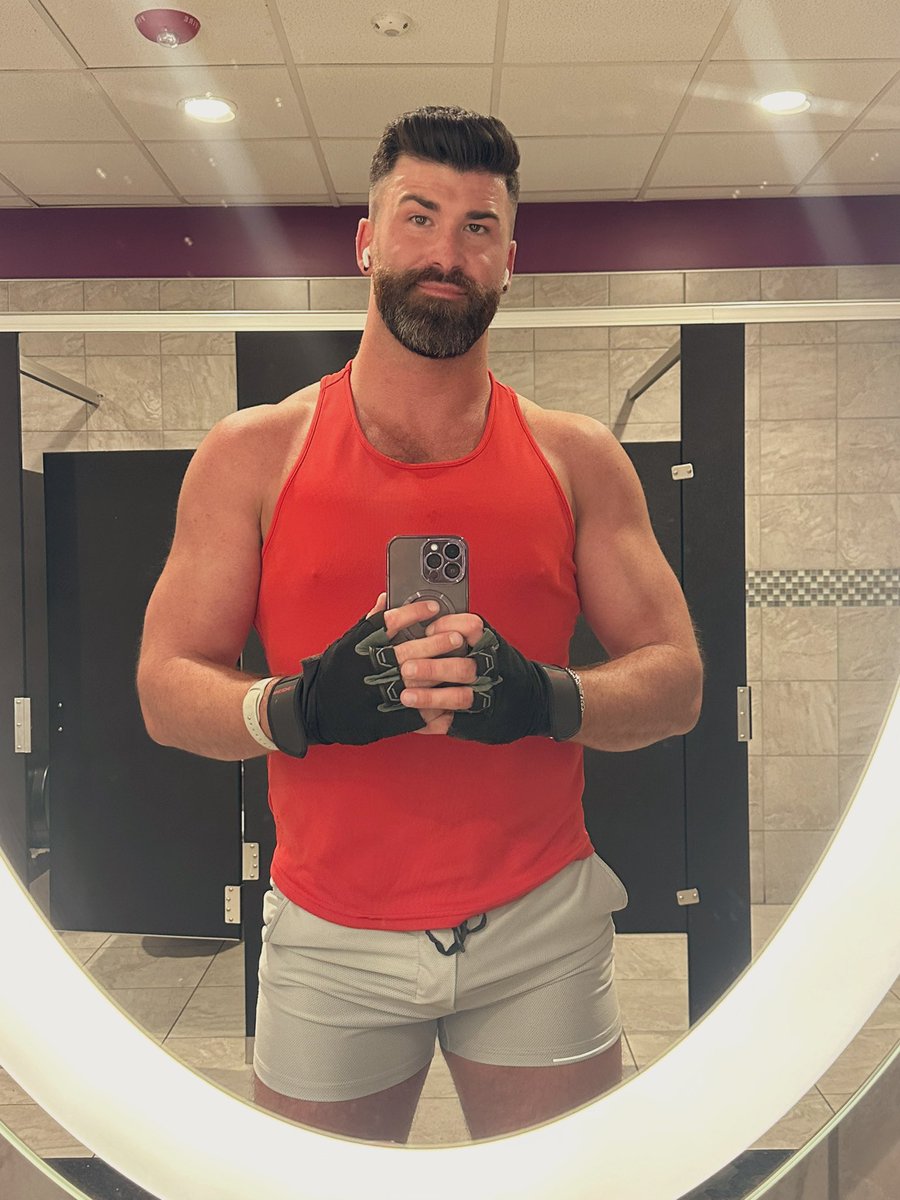 ArcherRileyxxx's tweet photo. Finally getting back into the gym! https://t.co/PasYBd8VWK