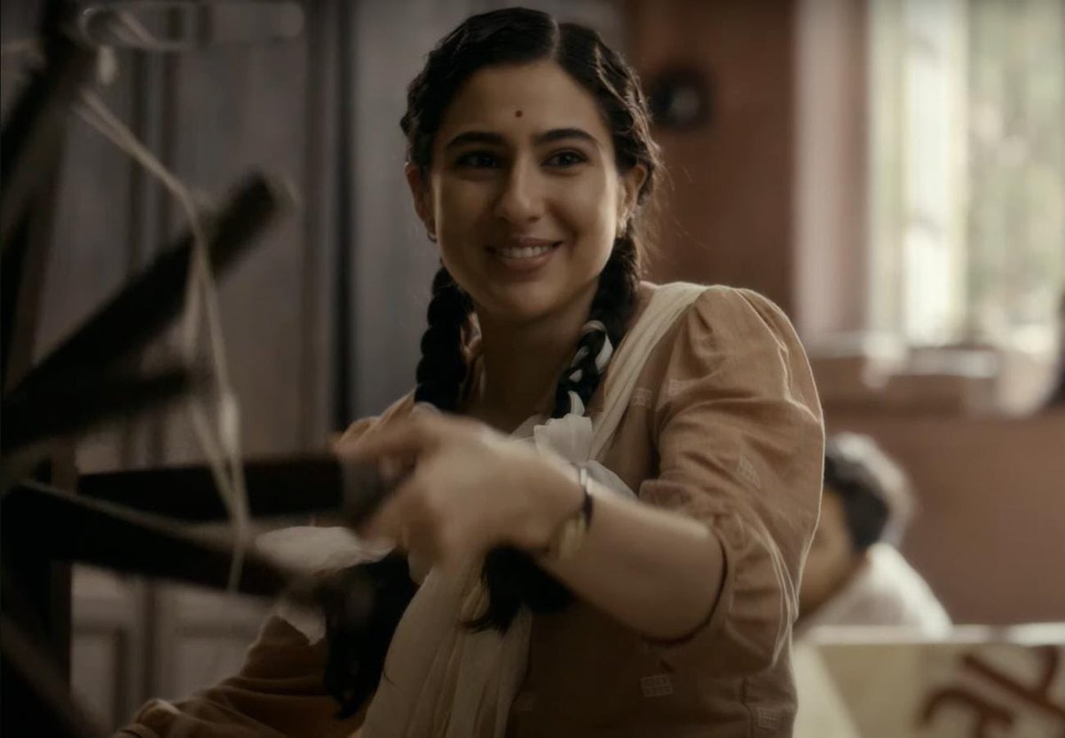 The biggest strength of #AeWatanMereWatan lies in the performance of #SaraAliKhan, I watched the film recently and her performance completely bowled me over. What a sincere performance, Kudos. @SaraAliKhan