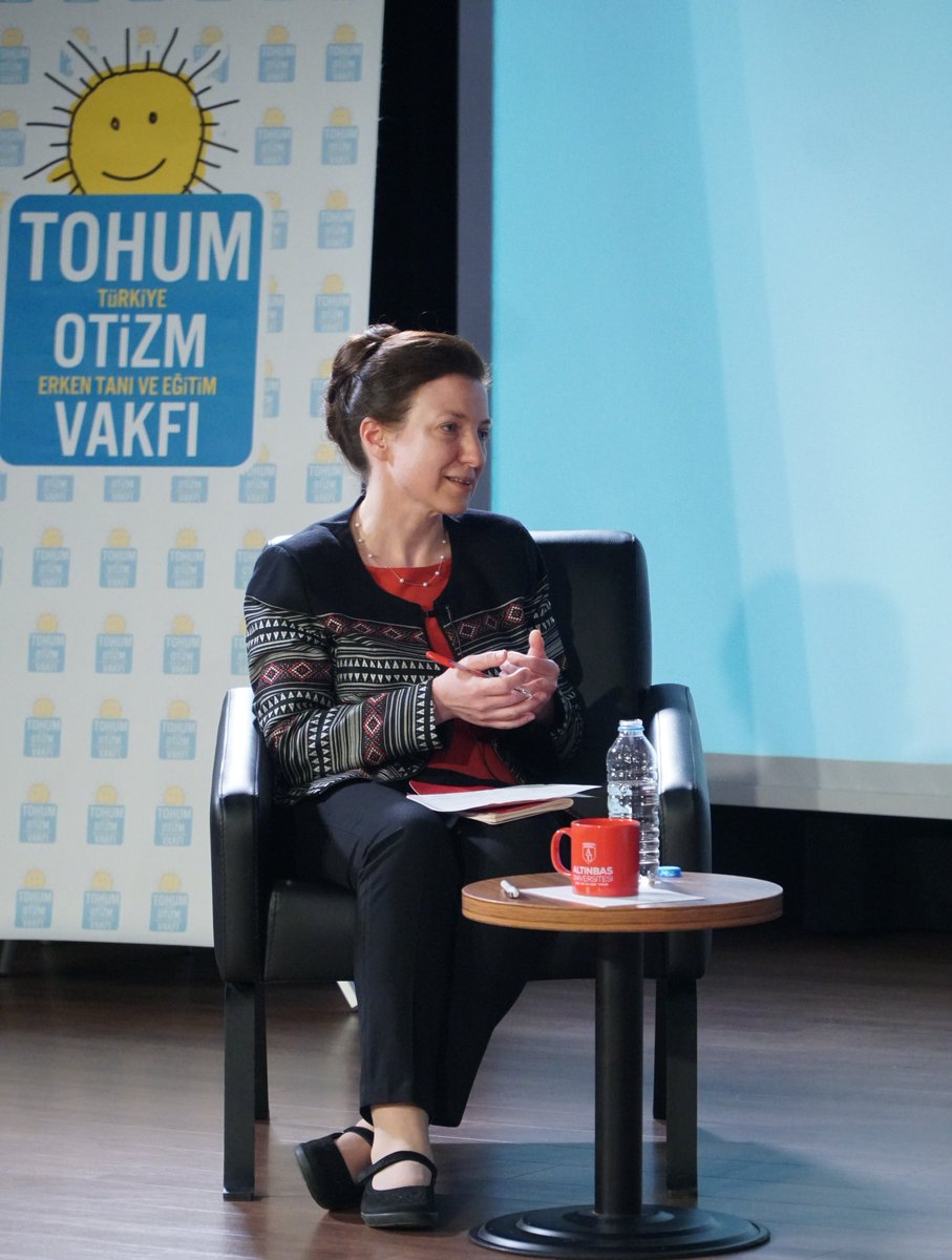 AltinbasSoc's tweet photo. Bu  hafta Çarşamba Buluşmaları'nda Tohum Otizm Vakfı'ndan Dr. Nursinem  Şirin'i ağırladık. Bölümümüz öğretim üyelerinden Dr. Berna Ekal'ın  moderatörlüğünü üstlendiği "Ne Kadar Biliyoruz? Otizm Spektrum  Bozukluğu" başlıklı söyleşide Türkiye'de otizm farkındalığını ve ++ https://t.co/Ov50lR6PtN
