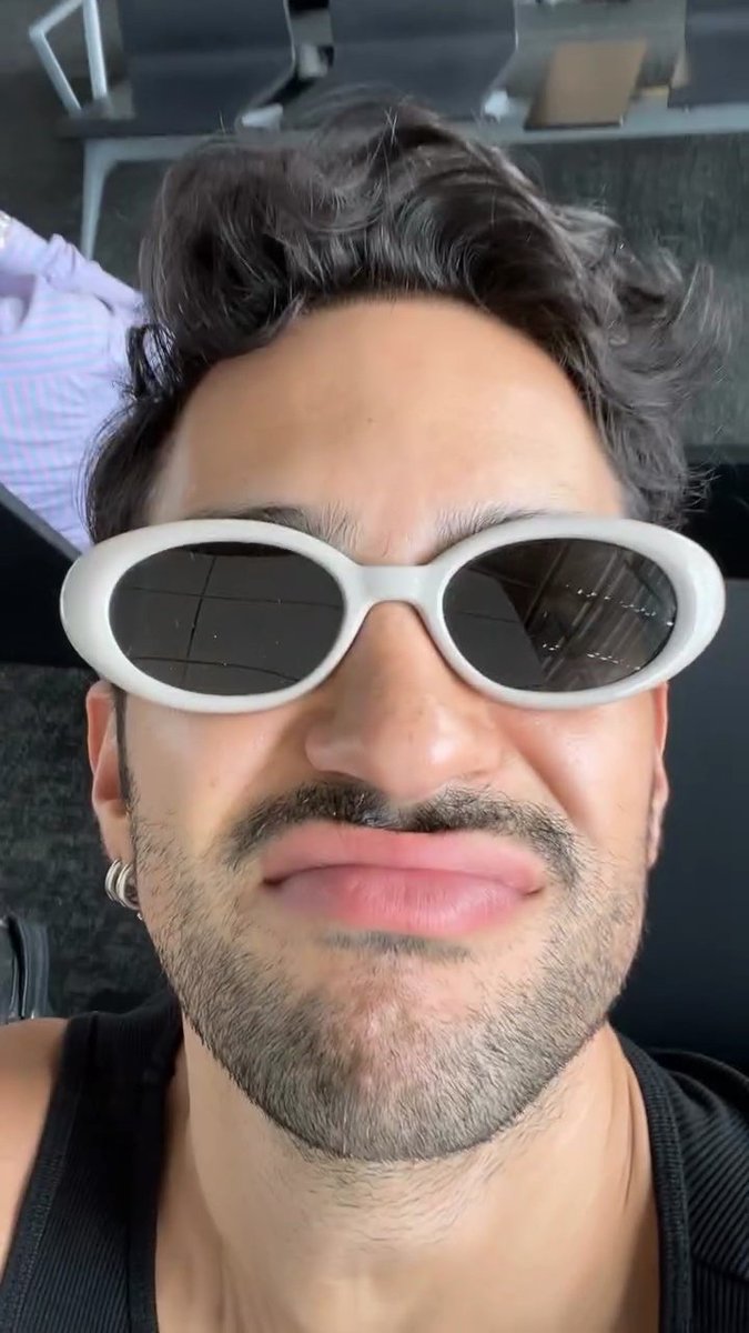 xvnessvx's tweet photo. pov: quando apri la fotocamera ed è salvata su frontale @MahmoodContext_ https://t.co/3pTc7hpnaT