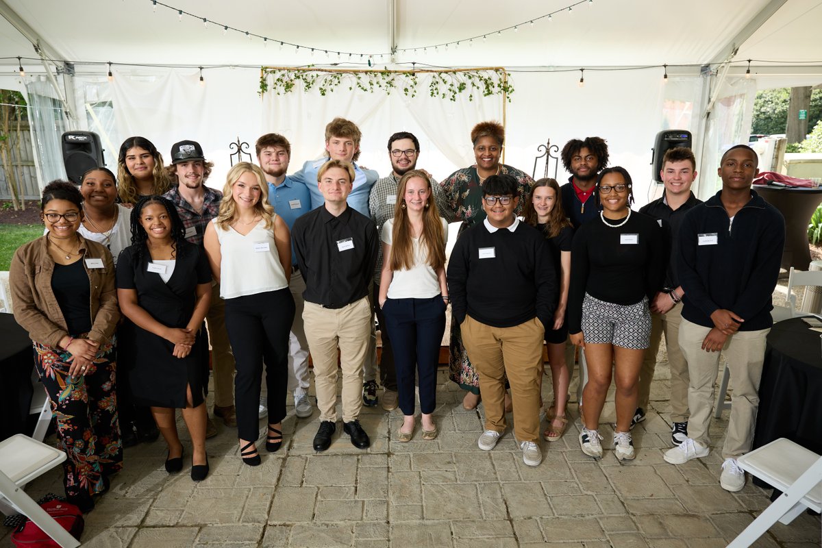 15 high school students gave their business pitches as part of the inaugural YES Summit hosted by the Small Business Center at Davidson-Davie. Read the full story: ow.ly/m6Bc50RiSC5 📸 ©JAYMES AGENCY ALL RIGHTS RESERVED - PHOTOGRAPHER MICAH BROWN