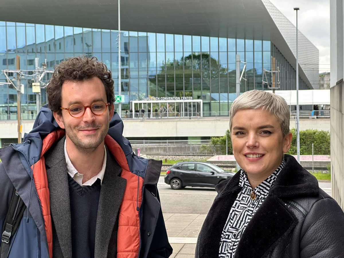 We’ve arrived at the @Nestle AGM! Our campaigners @holly_gabe & @ThomasAbrams52 are ready to face the world’s largest food manufacturer to challenge it to increase healthy food sales. We’ve triggered an important shareholder vote on this issue that will take place today. 🤞