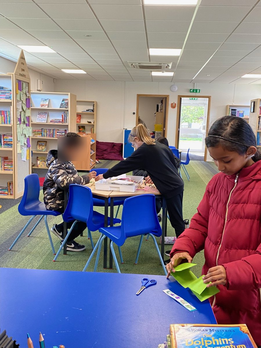 ✨We made book marks in book club today! 🤩📚 #year3 #year4 #booksclub #library #bookmark #creative #fun #learning #relaxing #motivation #joy #success #MJS