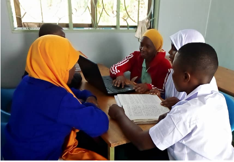 tanzdevtrust's tweet photo. #TDTPhotoComp📸
👩👧Young mothers excluded from education due to pregnancy🤰 get a second chance at learning at @TumainiOpen🏫
🤝Join @tanzdevtrust ensure #QualityLearning to all in rural Tanzania here: https://t.co/eFTnC3gVfo
#LeaveNoOneBehind #GlobalGoals #TDTPartners #ActNow https://t.co/KhVa6Wn1Tw