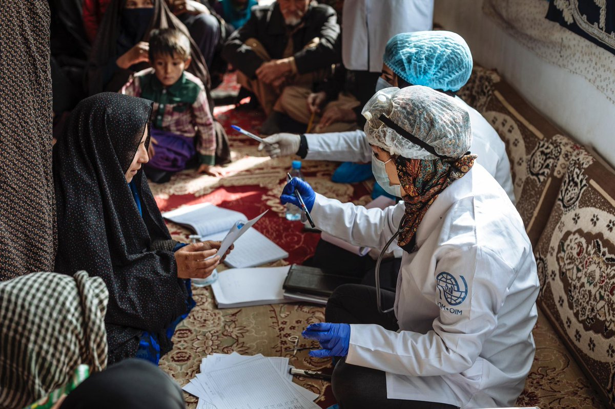 IOM delivers essential health services, including mental health and psychosocial support, to displaced individuals, returnees, and host communities across #Afghanistan. ​ 🚑 In 2024, our dedicated teams have conducted over 140K health consultations, reaching those most in need.