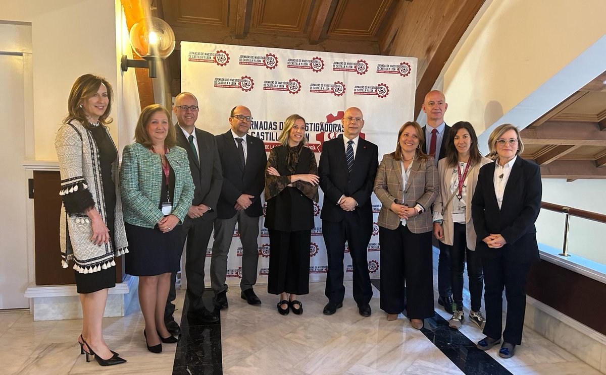 agenciaDiCYT's tweet photo. 👩‍🔬Inauguración de @Cientificas_CYL: "Las investigadoras de Castilla y León reivindican el papel de la mujer en el mayor evento científico anual de la comunidad".  

🔗https://t.co/kffm6ybX5O https://t.co/AnqGZ5FnLF