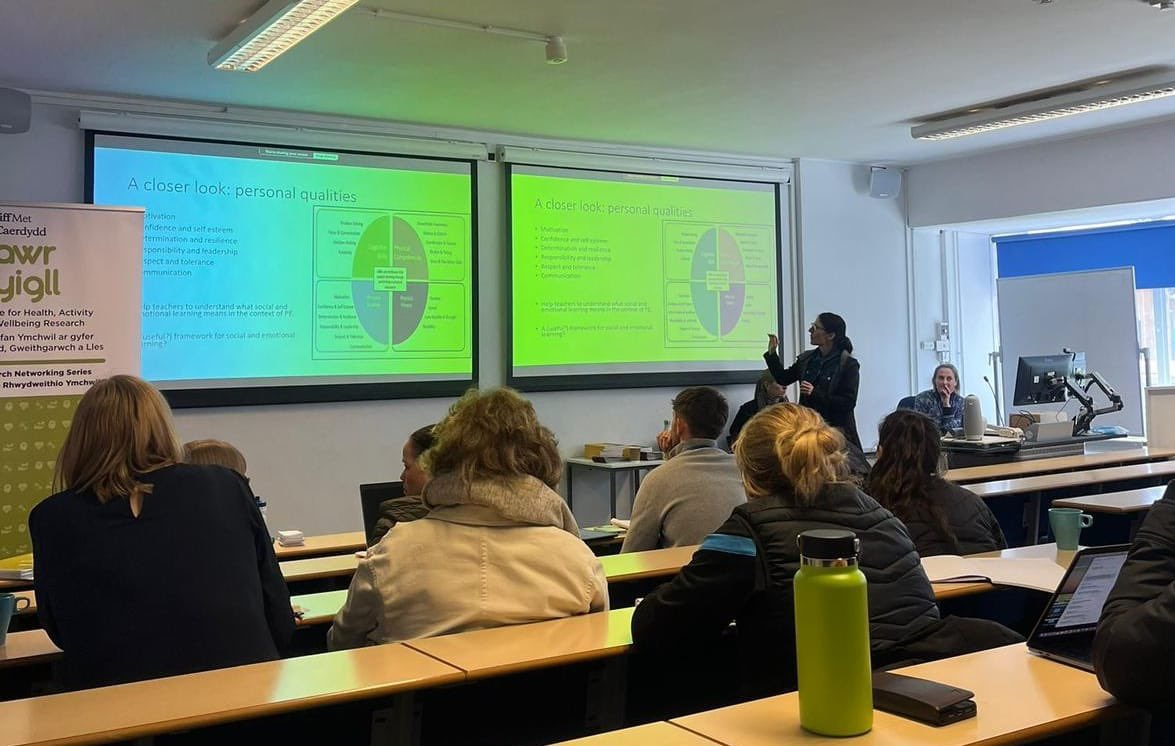 A wonderful @UKPECollab seminar hosted by PHELL @CAWR_CMU Developing social and emotional learning in PE. Excellent discussions from Schools @WG_Education @CSC_Wellbeing @sportwales @CardiffMetCSE @CardiffMetCSSHS Thank you to @shirley_MHSE @DrRASandford 4 super SEL research