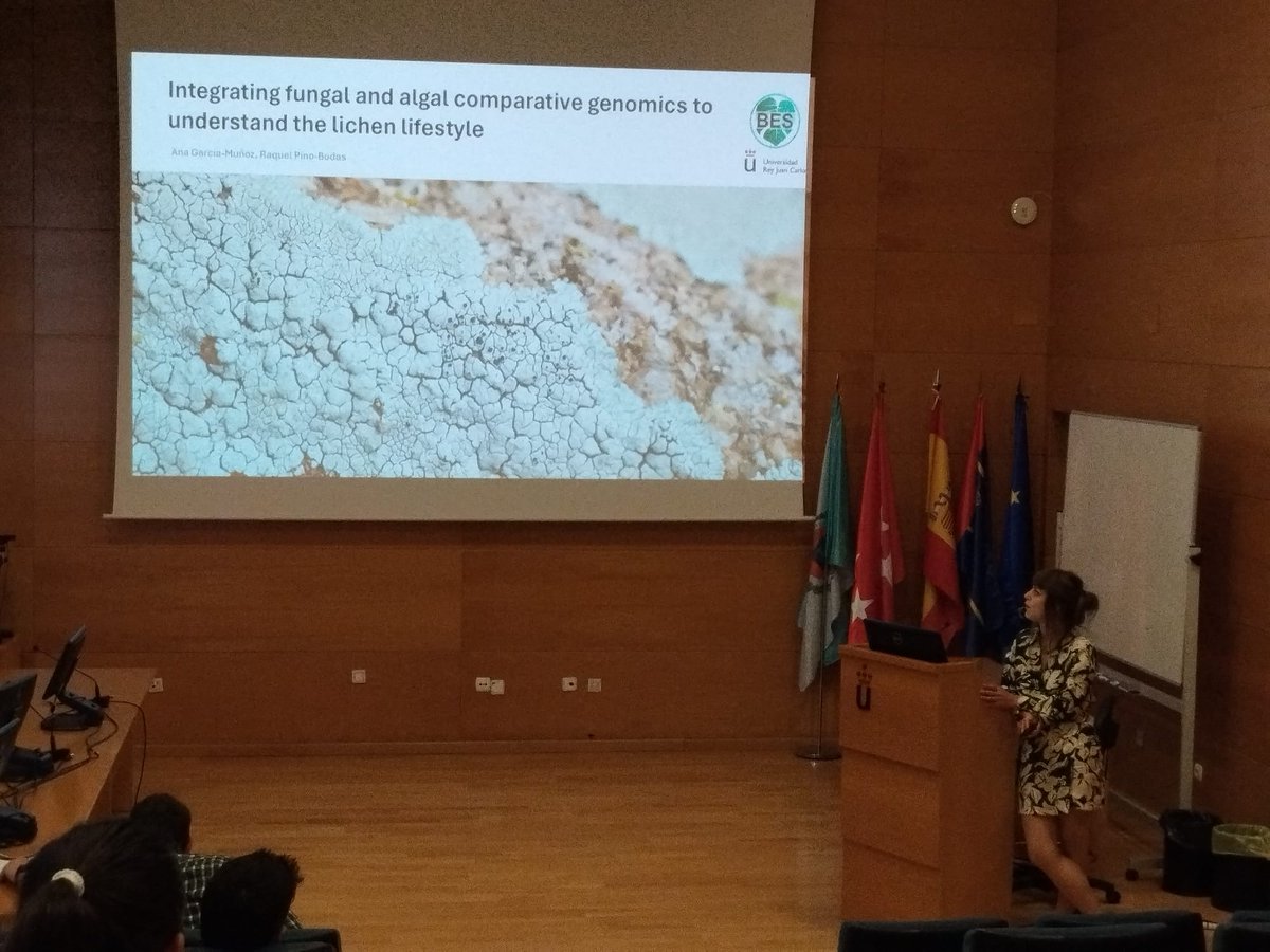 SymposiumBES's tweet photo. Ana García Muñoz nos ofrece una ponencia sobre "Integrating fungal and algal comparative genomics to understand the lichen lifestyle". https://t.co/1xhlAnuoS4