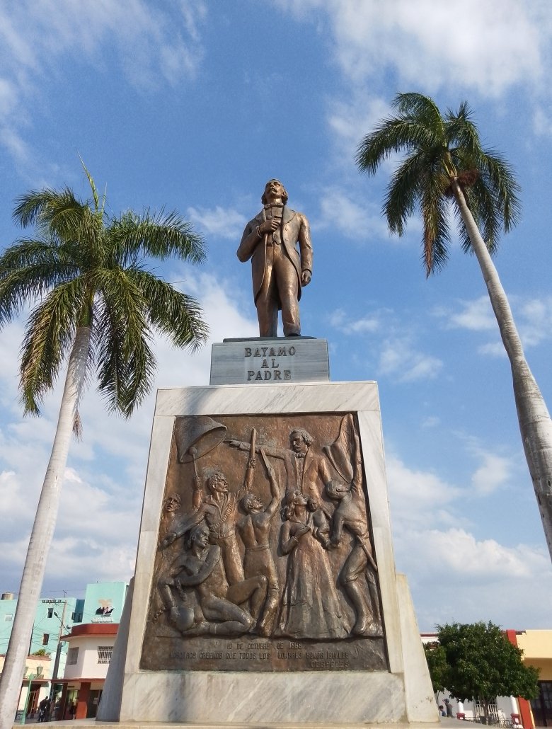 "(...) Nací en Bayamo, tengo allí mis más caros recuerdos y me importa mucho su buen estado como me importa todo el país, cuya libertad nos hemos propuesto conquistarla a toda costa...".  205 aniversario del natalicio del  Padre de la Patria . ¡Sé bendito, Hombre de mármol!.