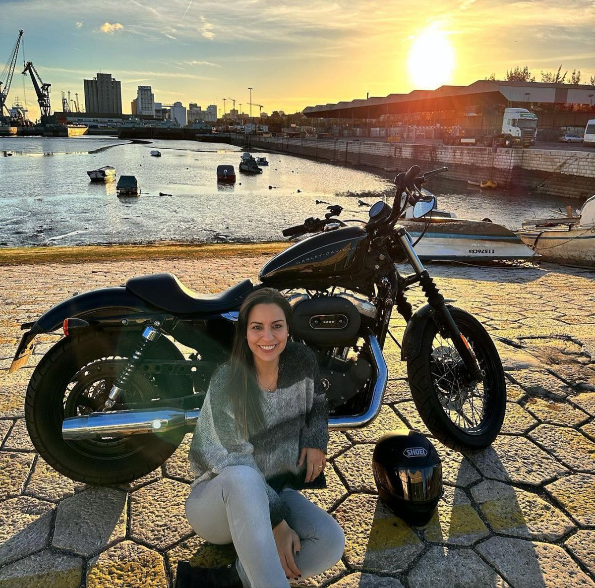 🤘#harleydavidson #harley #harleydavidsonmotorcycles #harleydavidsongalicia #harleydavidsongirl #harleygirl #harleylife #bikergirl #garajeclandestino #iron883 #streetrod #fortyeight #lowrider #fatboy #softail #breakout #streetbob #roadgilde #rodadking #vrodmuscle #custom #motobik