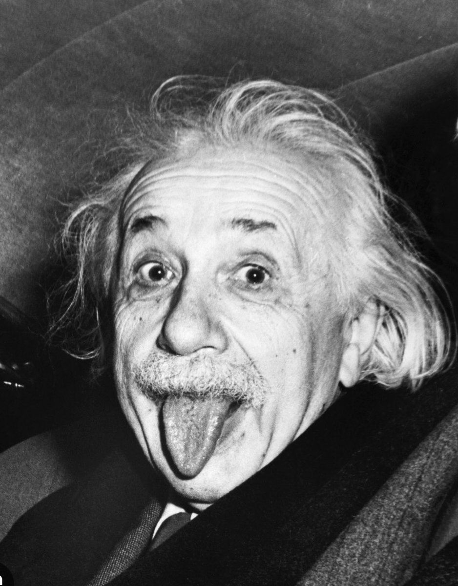 #UnDiaComoHoy de 1955 muere el físico alemán de origen judío Albert Einstein, creador de la teoría de “La Relatividad”. Se considera el científico más importante y famoso del siglo XX. Había nacido en marzo de 1879 en Alemania.