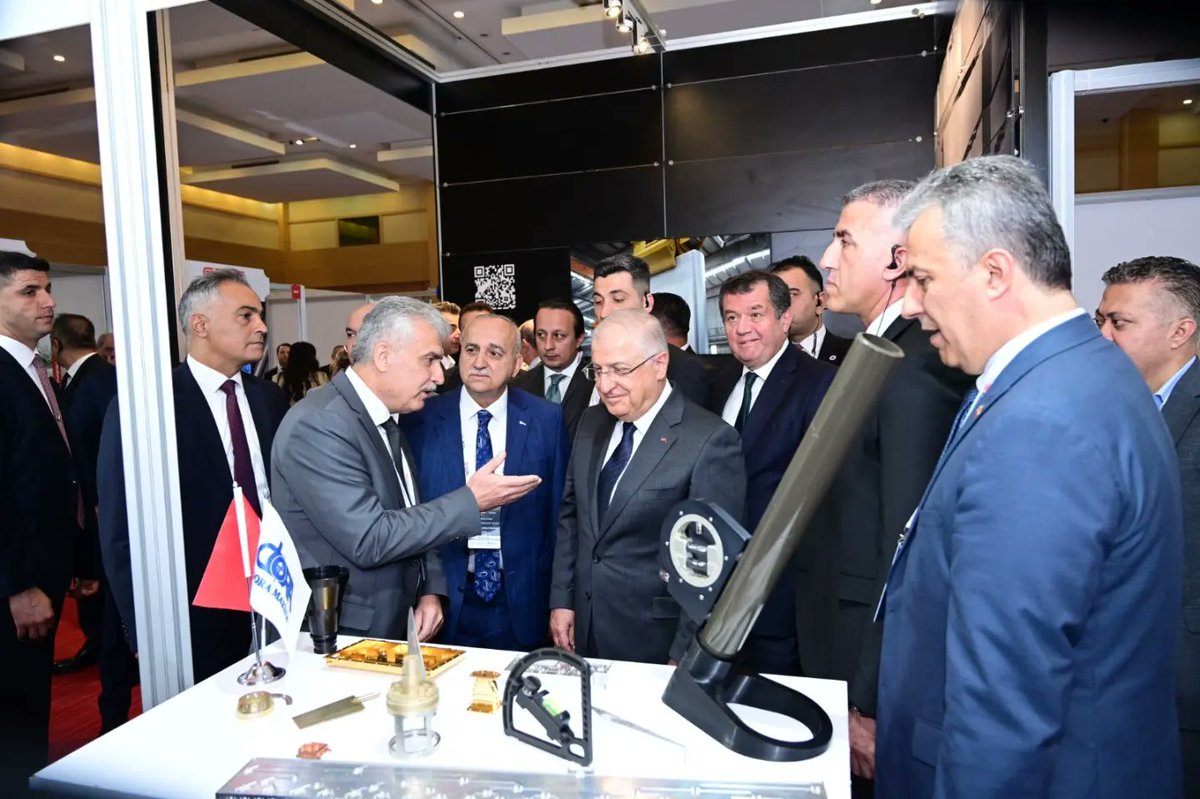 ostimosb's tweet photo. ICDDA’24 etkinliğini ikinci gününde @tcsavunma Bakanı Yaşar Güler ziyaret etti. Bakan Güler, katılımcı stantlarını ziyaret ederek, ürün ve hizmetleri hakkında bilgi aldı. Firmaları tebrik eden Güler, sağladıkları katkı ve destekler için teşekkür etti. @ostimsavunma #ostim #icdda https://t.co/84bTnGDIM5