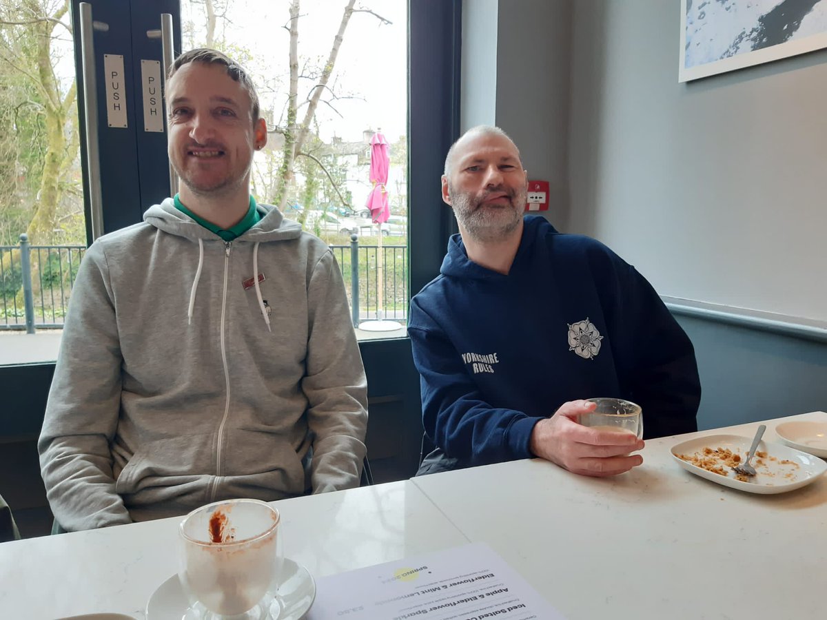 🤔Which boy band just reformed😉Yes breaking thirst related news folks☕Danielle & Jesse -acting tribute band managers (🙃)with Philip, Steve & Leon on a cake hunt to 'No Hands Rest' Café and a river stroll. Encore inevitable👏or failing that second helpings💓#Cumbria #Kendal