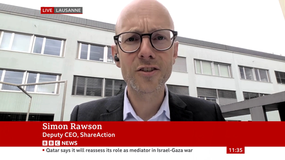 @Nestle @holly_gabe @ThomasAbrams52 Our deputy CEO Simon Rawson was on @BBCNews this morning to chat through the shareholder vote - or 'resolution' - and explain why @Nestle needs to act now to protect public health. Follow this thread for live updates of the AGM and its outcome⏬ #Nestle #BBCNews (2)