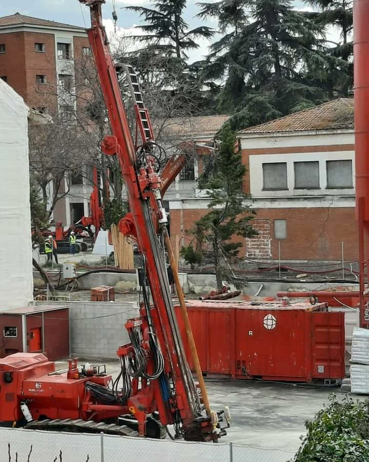 Ayto_SFH's tweet photo. 🚇🚇 El Ayuntamiento de #SanFernandodeHenares exige a la Comunidad de Madrid la construcción de nuevos edificios dotacionales ante la pérdida de los ubicados en ‘El Pilar’. https://t.co/FNvfXxatOs