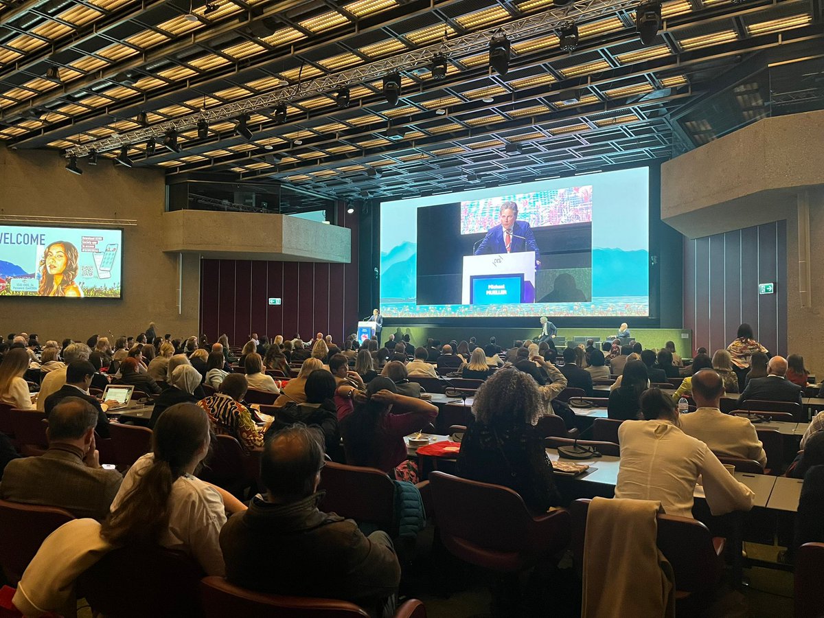 Official_SEUD's tweet photo. Full house during #SEUD2024 Opening Ceremony with Francisco Carmona, Nicola Pluchino & Michael Mueller!
#gynecology #gynobs #endometriosis #endocrinology https://t.co/8f8XaLzaqC