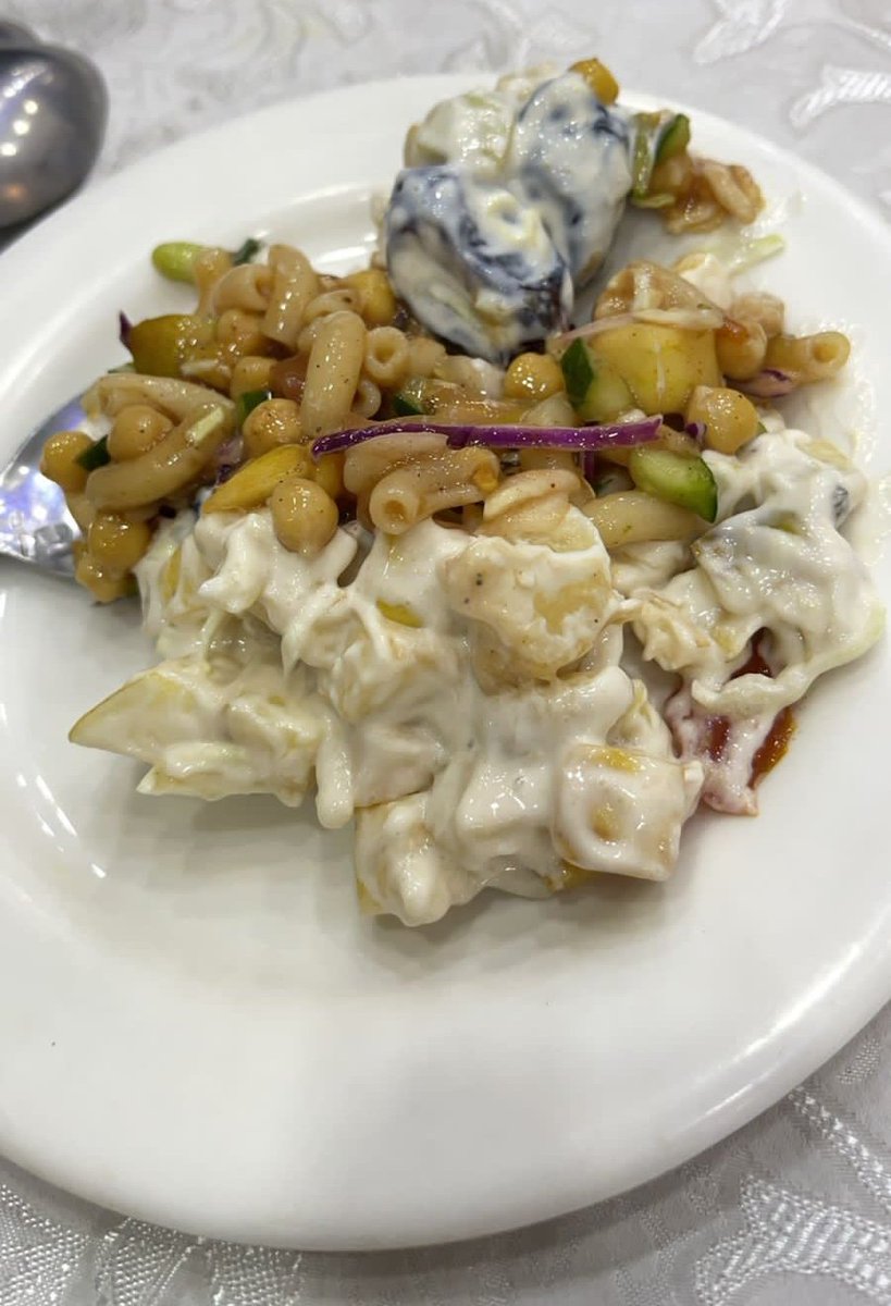 Mominhashmi142's tweet photo. بسم اللہ کریں 😋
#Muttonkorma
#Fruitsalad
#Rice
#icecream https://t.co/Bm1m0e0Ayk