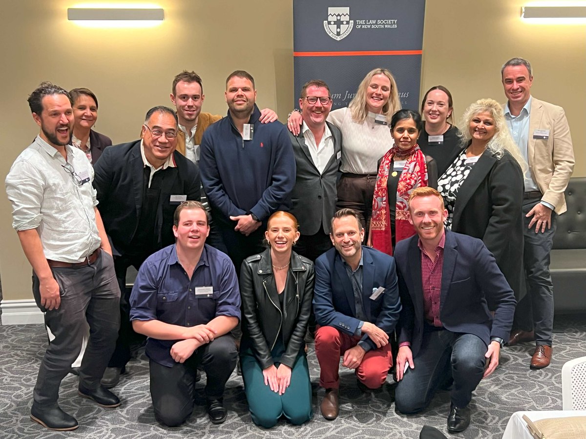 A privilege to connect tonight with members of the #FarWest Regional Law Society in #BrokenHill
These solicitors serve an area of around 160,000 sqkm
Tomorrow morning, we'll discuss how we can improve #accesstojustice for the communities they serve
<a href="/LawSocietyNSW/">LawSocietyNSW</a>