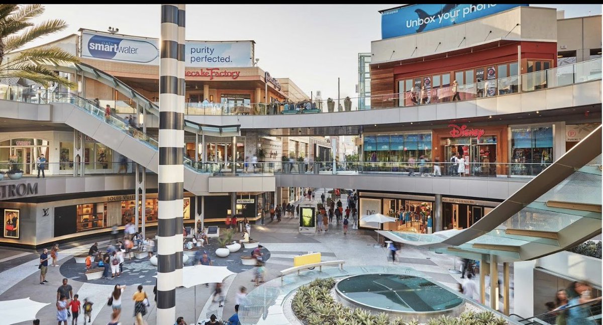 GabySchkud's tweet photo. #SantaMonicaPlaceMall Goes To Special Servicing.. #Macerich faces imminent default on $300M #SantaMonicaPlace loan. #395SantaMonicaPlace is a 527,000sq.ft. Mall built in 1980. Bloomingdale’s and ArcLight Cinemas vacated in 2021. Property Sold in 1999 $30,812,800(MLS) https://t.co/Sbk9zFzYG6