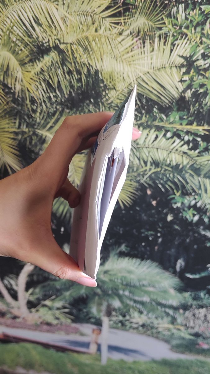 hellypse's tweet image. La Poste (@GroupeLaPoste @LPNews_OCC) et BPost (@bpost_fr), j'ai une question :

Lequel d'entre vous intègre à la formation de ses employés la vérification du contenu du courrier en ouvrant largement les enveloppes sur les DEUX côtés ?