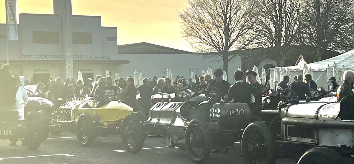 Great weekend at the 81st Goodwood members meeting. The sun goes down at the end of the SF Edge trophy.