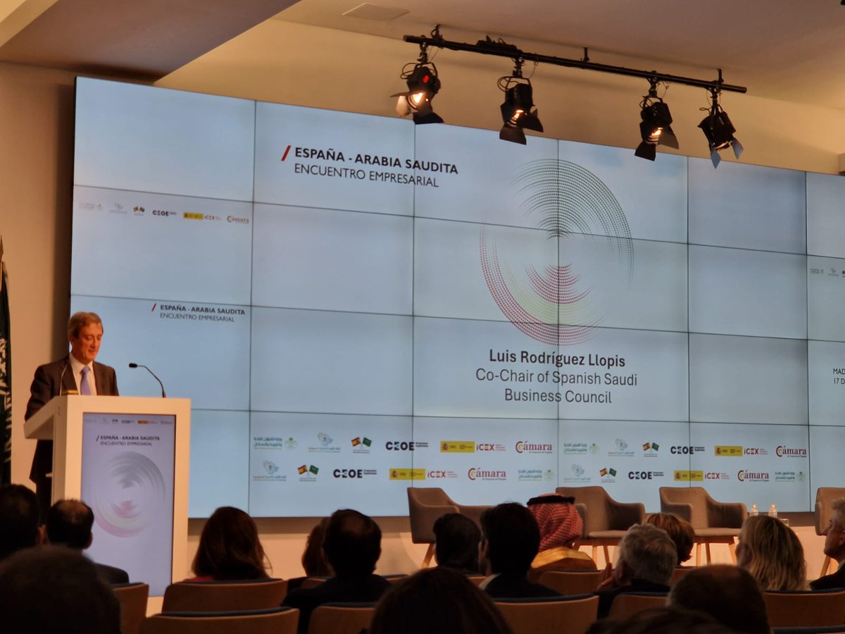 IMATHIA_'s tweet photo. Ayer, durante el Encuentro Empresarial España – Arabia Saudí, país estratégico, tuvimos el privilegio de participar en un intercambio fructífero de ideas y oportunidades. 

@Cámara de Comercio de España,  @CEOE @ICEX 

🤝🌍 #España #ArabiaSaudí #ColaboraciónComercial https://t.co/loW3LRdwM0