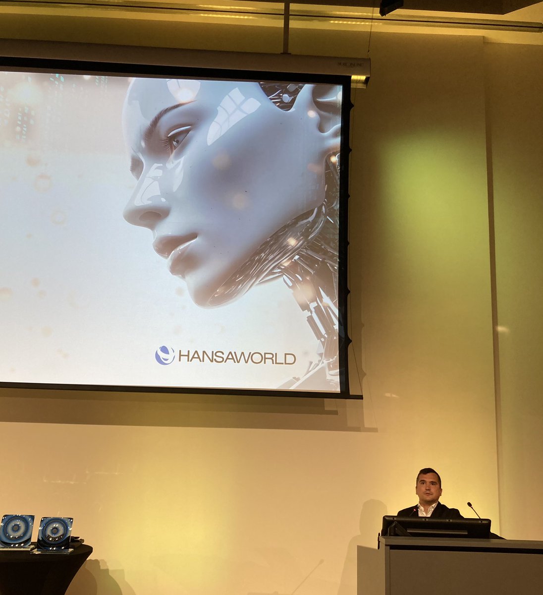 Ikgadējā konferencē #DigiVeselība2024 <a href="/HansaWorld/">HansaWorld</a> Latvijas vadītājs Mārtiņš Eberštreins iepazīstināja tās apmeklētājus ar iespējām,kā sagatavot mākslīgajam intelektam gatavus kodola datus.