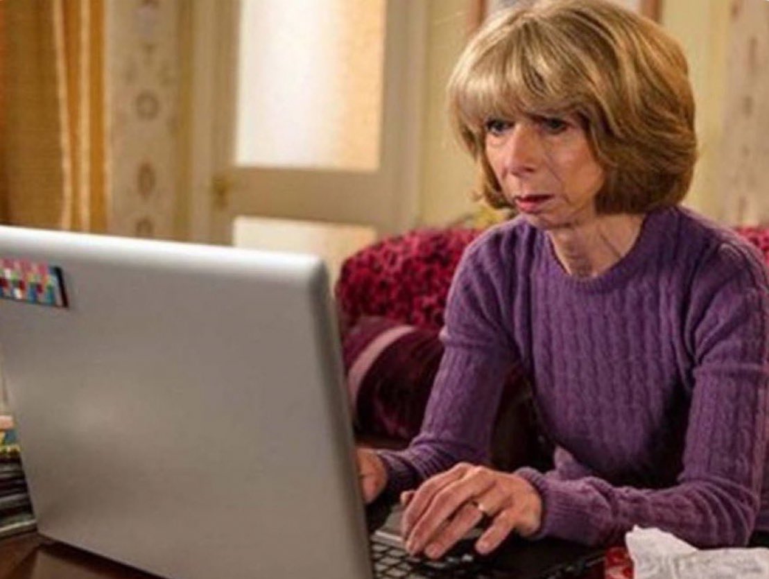 Έλλη tweet media