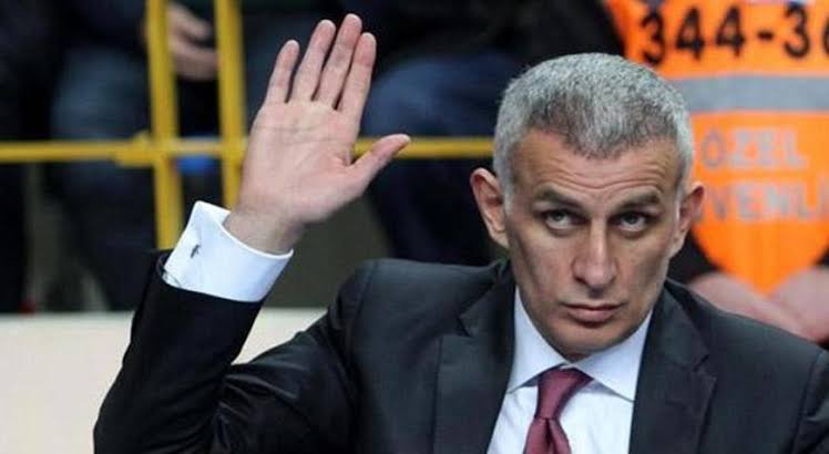 Trabzonspor Eski Başkanı İbrahim Hacıosmanoğlu, TFF Başkanlığı'na aday olduğunu açıkladı.