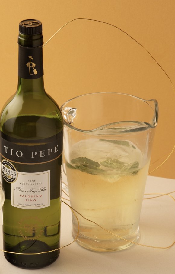 jgaytandeayala's tweet photo. Este no es un post sobre el rebujito, aunque sea el gran protagonista (y más en semana de feria). 

Innovación, imitación y dinámicas competitivas en sectores tradicionales.
 
"Competitive Mimicry" - o tus competidores te copian o a la calle. https://t.co/WTOQ8VXKNy
