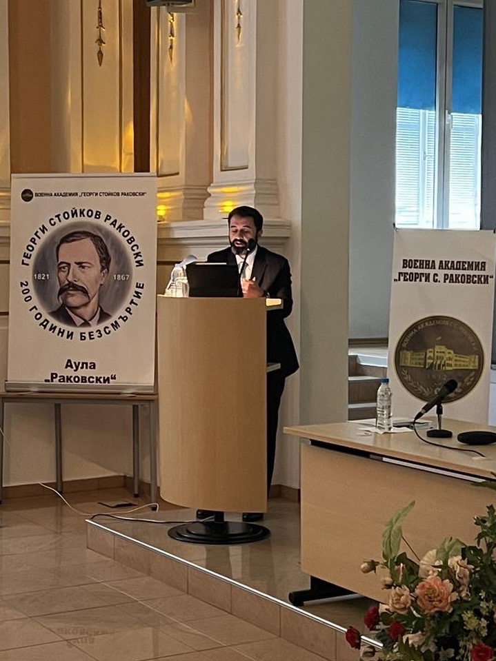 During an insightful lecture at the Rakovski National Defence College, in #Sofia, our President Dr. Köksal addressed critical economic challenges and the pivotal role of MDBs in regional cooperation. 
👉: bit.ly/4aEjDpp
#EconomicDevelopment #GlobalCooperation #MBDs