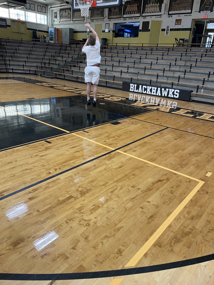 blackhawk_bball's tweet photo. Congratulations to ⁦@Keyt_jones⁩ on being our Breakfast Club Shooter of the day! #emptythetank https://t.co/LSzHEJ0vSY
