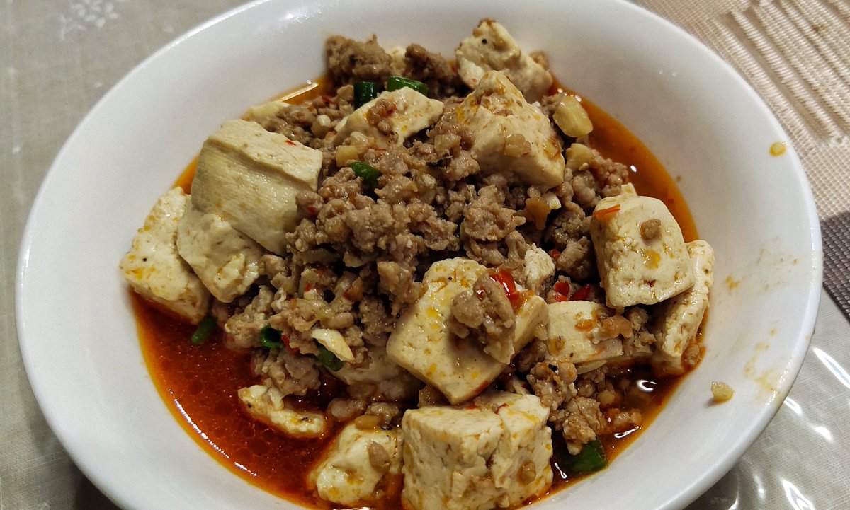AngeloJems's tweet photo. Mapo Tofu. Been wanting to cook this ever since I saw it on the 1st episode of that anime "Cooking Master Boy". First time I ever got to use chili bean and sweet soybean paste in a dish and has a really nice sweet and spicy flavor profile. Bone apple Yeet. https://t.co/0tTR0R9nk9