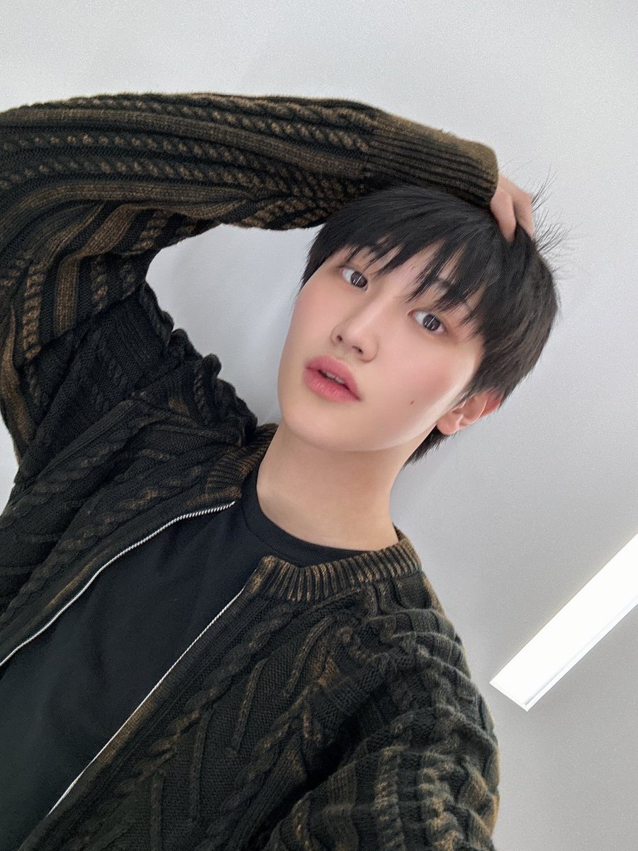 TNX_twt's tweet photo. 밤톨이 벗어나는 중 ...😎🥰

#최태훈 #TAEHUN https://t.co/yIZBiGZEFr