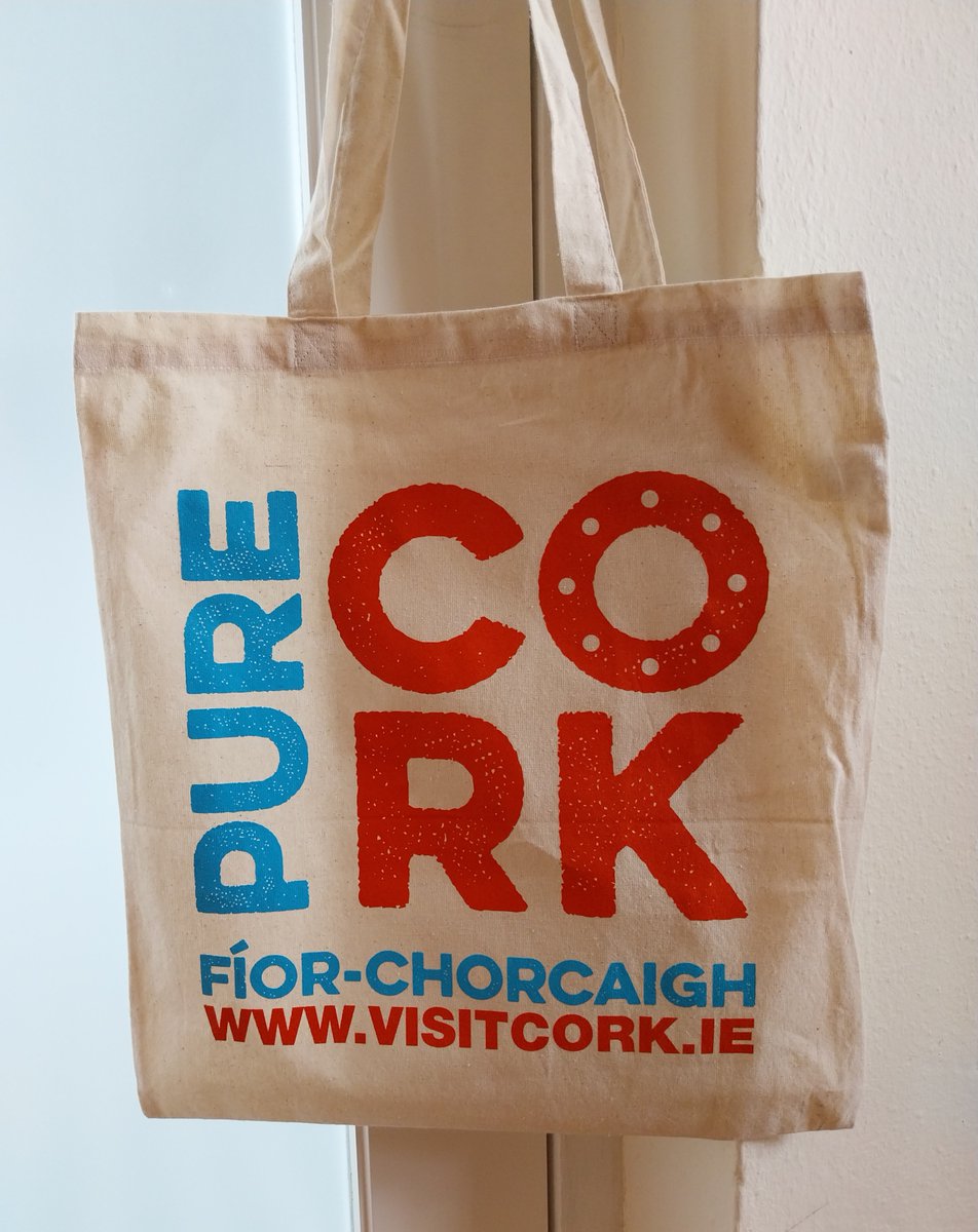 Thank you @pure_cork for my tote bag and hosting a wonderful #KeepCorkMeeting @PaircUiCha0imh this morning. Thrilled to have met so many friends and to make new connections. #PureCork