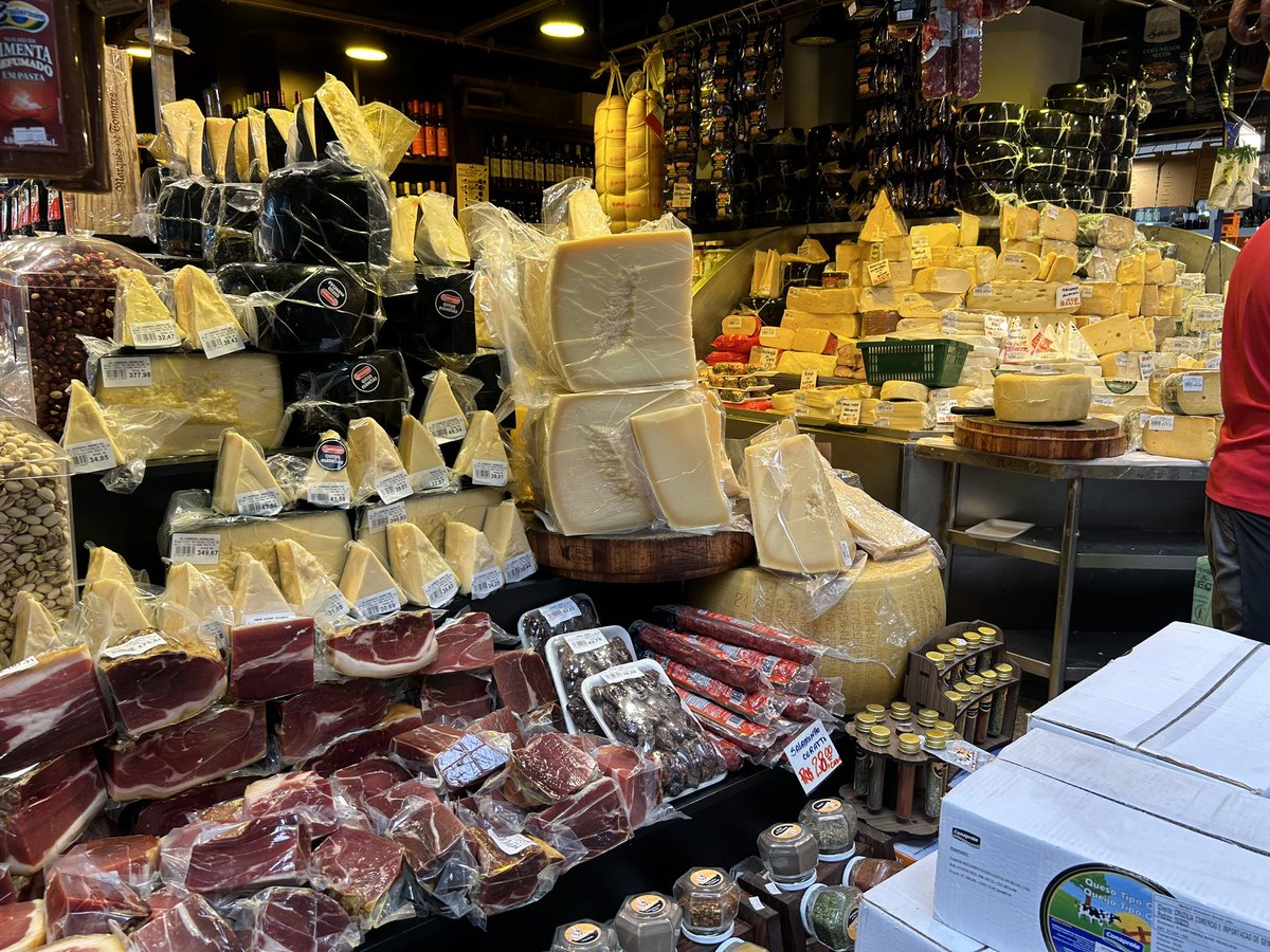 市場へ行ったらチーズの種類が豊富

#ブラジル
#サンパウロ
