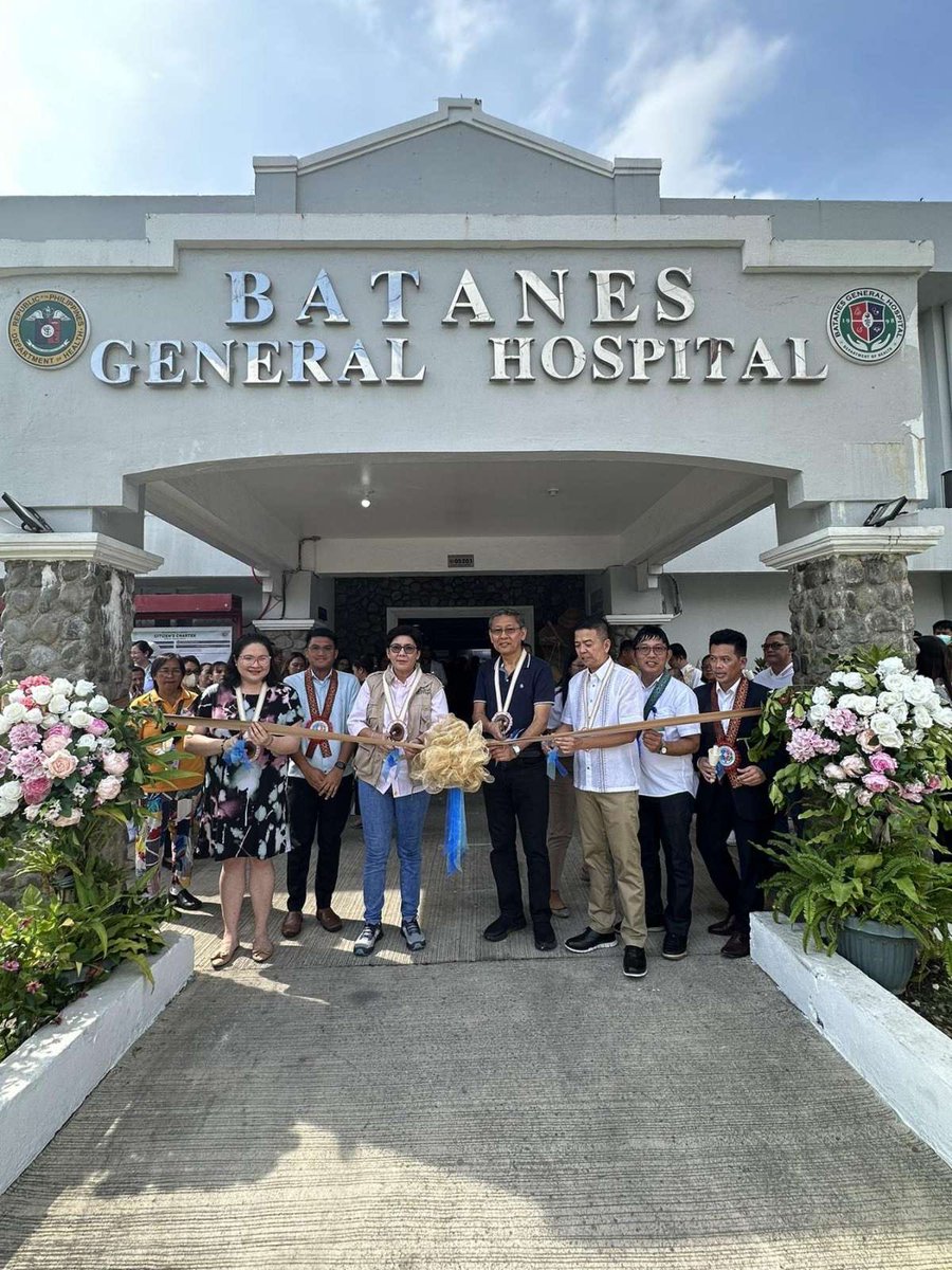 *LOOK: BATANES GENERAL HOSPITAL NOW A LEVEL II HOSPITAL* The Department of Health (DOH), represented by Undersecretary Maria Rosario Singh-Vergeire, with Cagayan Valley Center for Health Development Regional Director Razel Nikka Hao