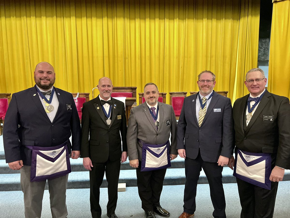 royalscofields1's tweet photo. Masters of the Craft at Forest City Lodge No. 388’s annual inspection last evening!! From right to left: RWB Jim Hall RSS No. 12, WB Ron Stuver RSS No. 47, RWB Jason Stitak RSS No. 46, Bro. Bob Painter RSS No. 42, &amp; RWB Dan Mossop RSS No. 14. https://t.co/GyQTCTMDfZ