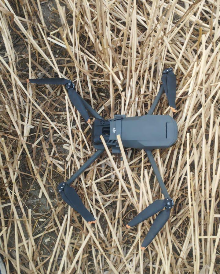 #BSF troops with Punjab Police recovered Drone in Tarn Taran District of Punjab. The recovered drone has been identified as a China-made DJI Mavic 3 Classic.