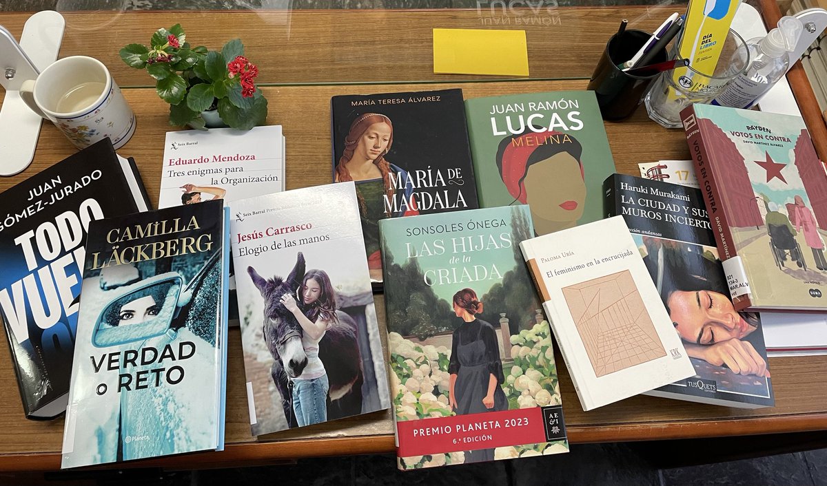 Novedades en la biblioteca de Somiedo 
Se acerca el día del libro, lo celebramos con libros y con el marcapáginas 🔖 de este año! Asoma en la esquina de la foto! Para el 26 de abril tenemos sorpresa! #diadellibro #libros #somiedo <a href="/Biblioasturias/">Biblioasturias</a> @AgendaCulturaPA <a href="/OficialSomiedo/">Somiedo Turismo</a>