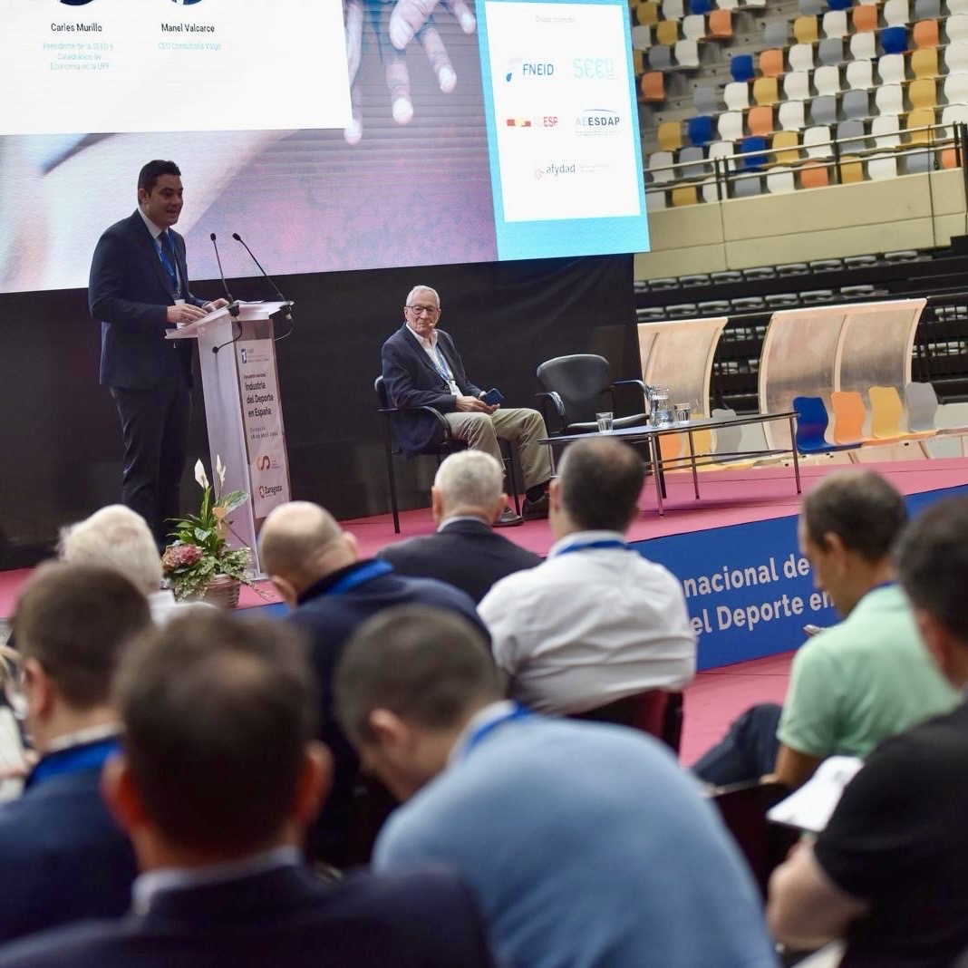 manelvalcarce's tweet photo. 😉 Orgulloso de organizar y participar en el Encuentro nacional de la Industria del Deporte y caminar hacia un mejor futuro de nuestro sector 💪🏻👊🏻

#gestiondeportiva #fagde #industria #deporte https://t.co/Bnyy9GdeMG